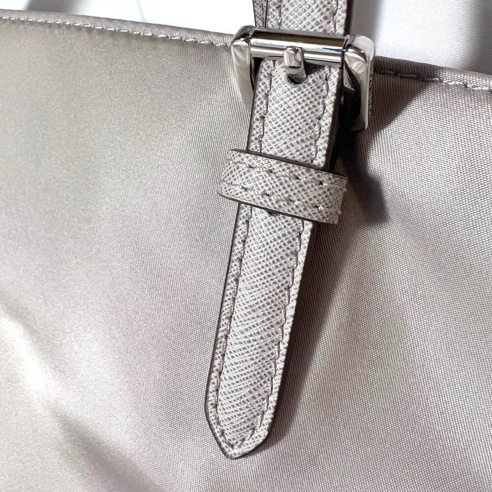 Michael Kors Jet Set Nylon Large Tote/Satchel/Shoulder Purse-Light Gray-Adjust - Picture 10 of 16
